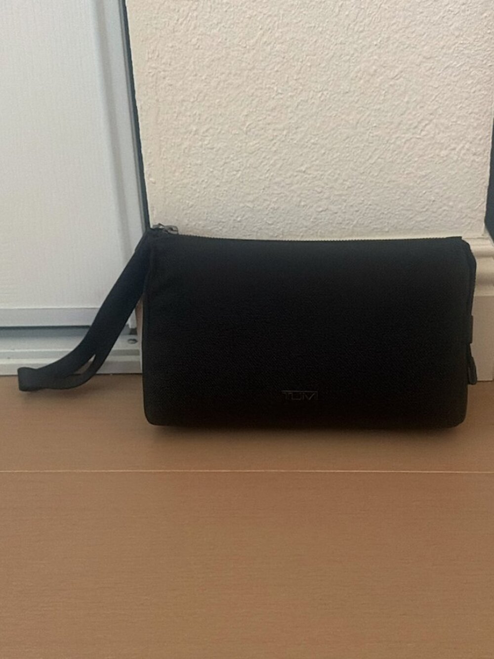 TUMI Black Pouch with Strap Brand New GWP $125 Value - Picture 4 of 11